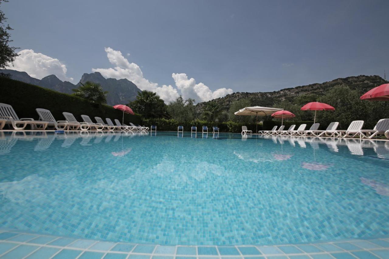 Hotel Villa Verde Torbole Sul Garda Kültér fotó