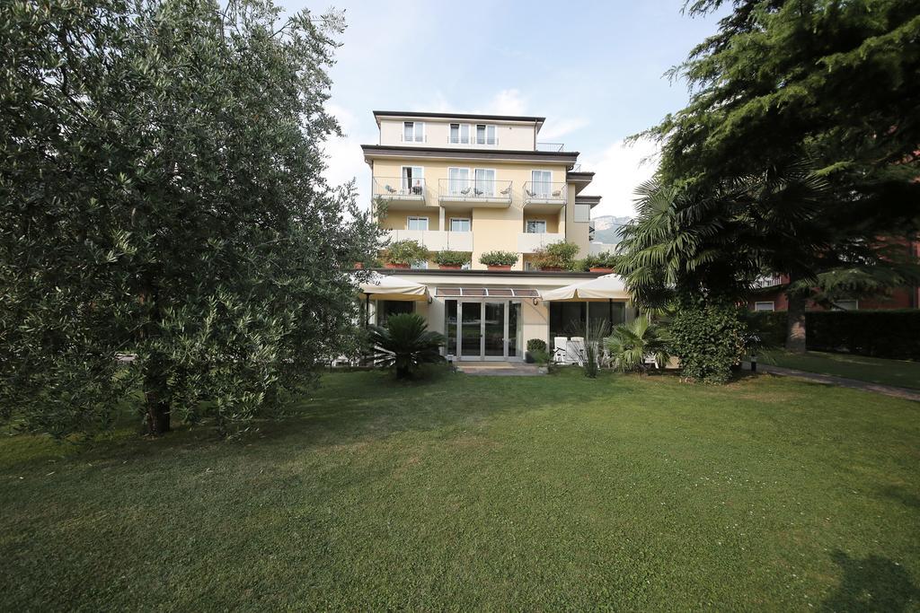 Hotel Villa Verde Torbole Sul Garda Kültér fotó