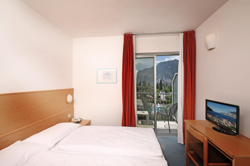 Hotel Villa Verde Torbole Sul Garda Kültér fotó