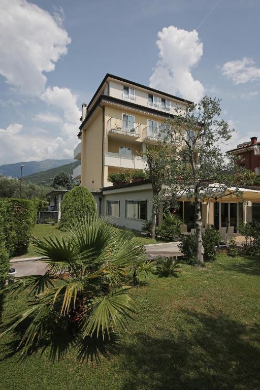 Hotel Villa Verde Torbole Sul Garda Kültér fotó